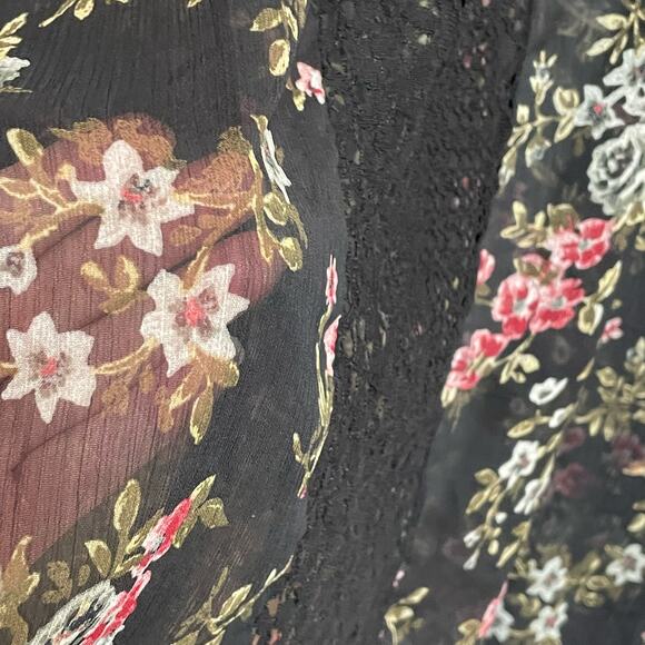 Xhileration Popover Kimono, Sheer Black Floral Flowy Crocheted Oversized, XS/S - Picture 5 of 9